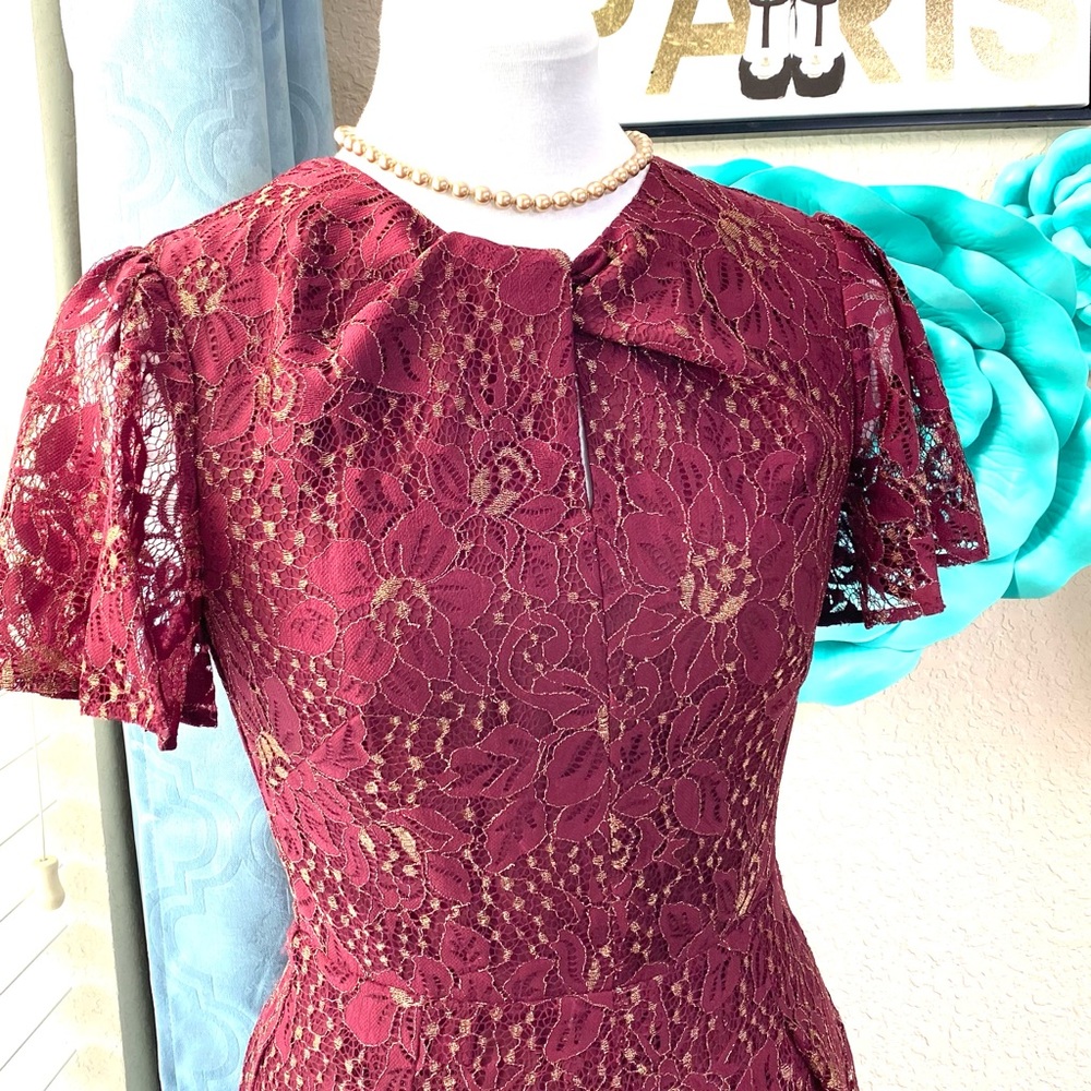 Chelsea28 Red Velvet/Burgundy Metallic Floral Lace Fit & Flare Dress
Size XXS - Picture 7 of 14